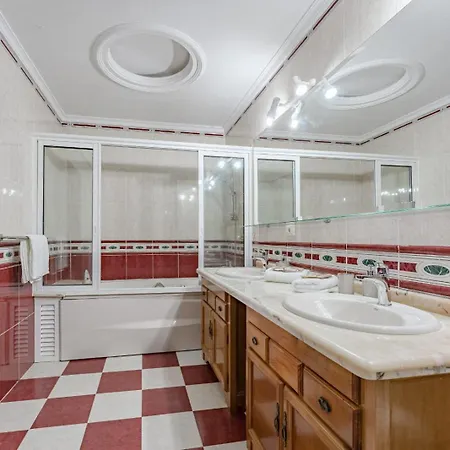 Dictator Villa
